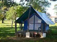 Camping - Carpa TEndida 4 Personas en Sombra